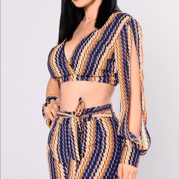 🪞 SET-  two piece matching set crop top and tie wide leg pants set - Picture 2 of 10